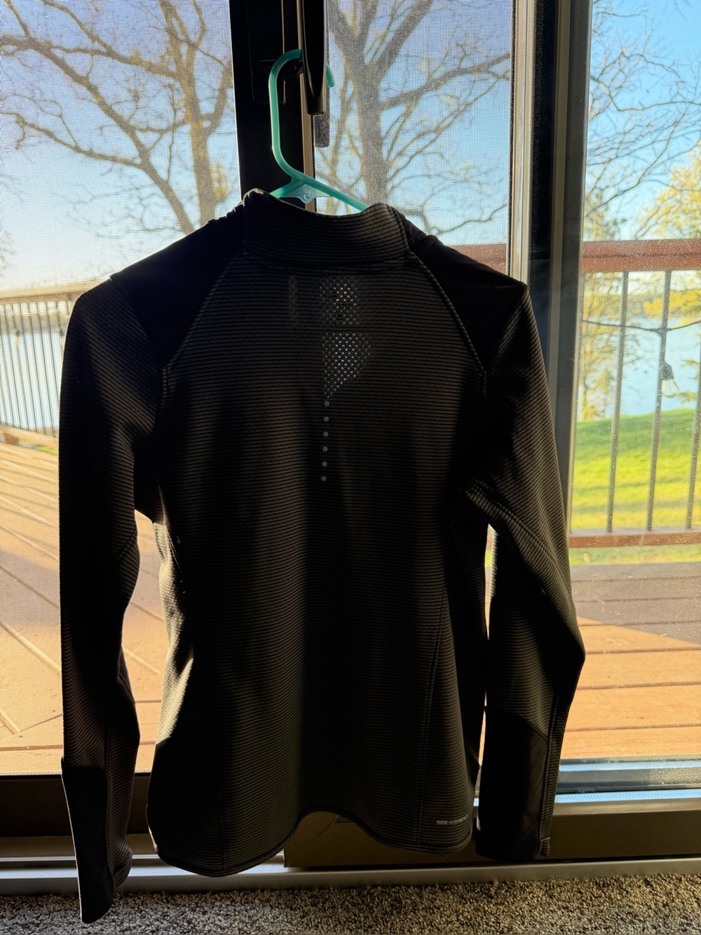 Nike women’s (M) Quarter-Zip